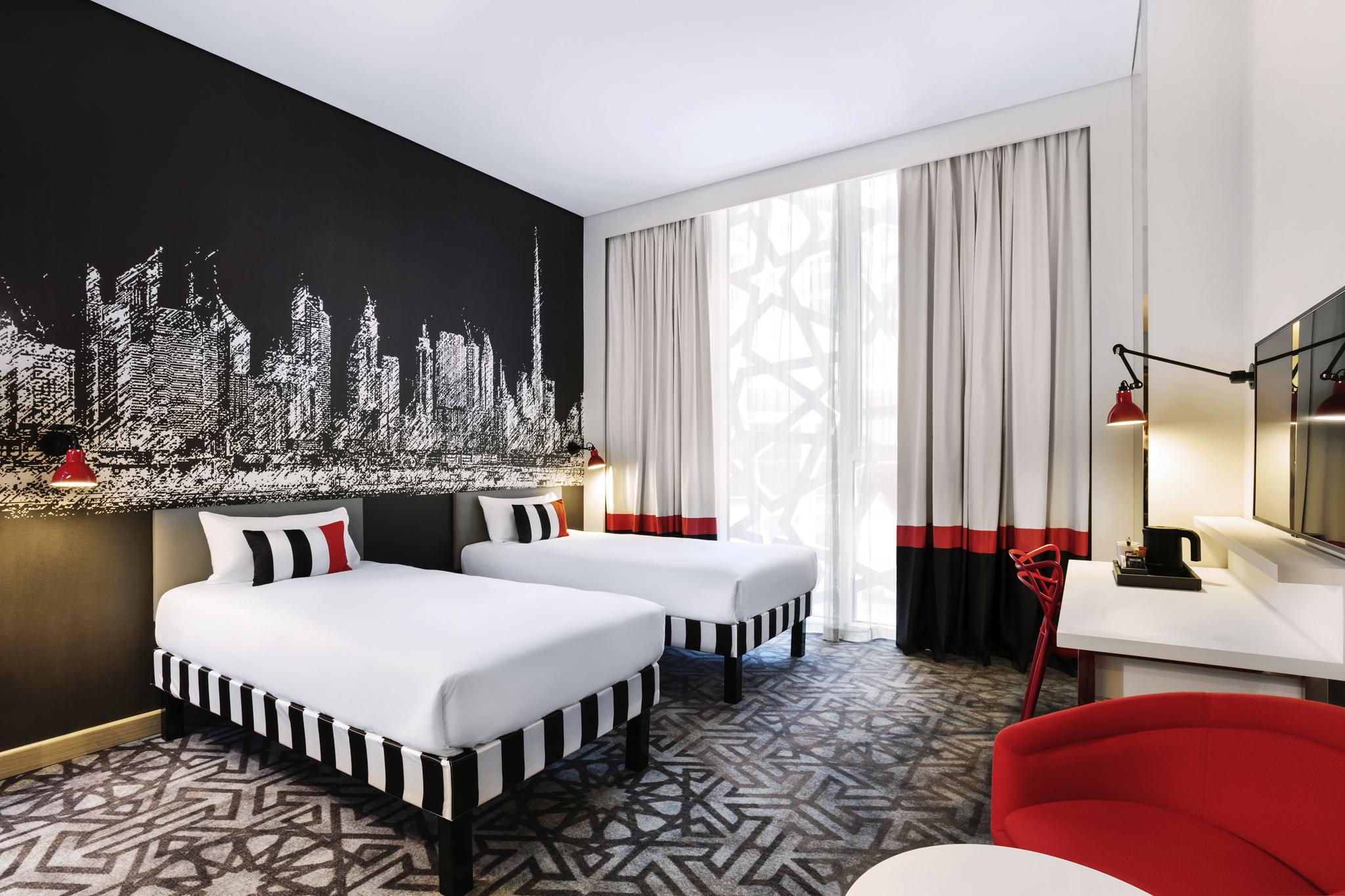 Grand Mercure Dubai City Exterior foto A typical room at the hotel